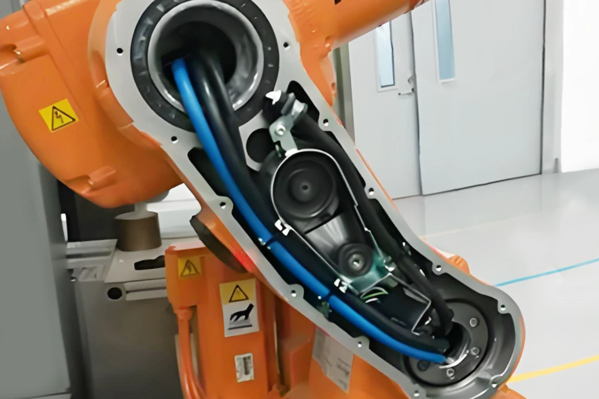 multi axis robot internal cable assembly