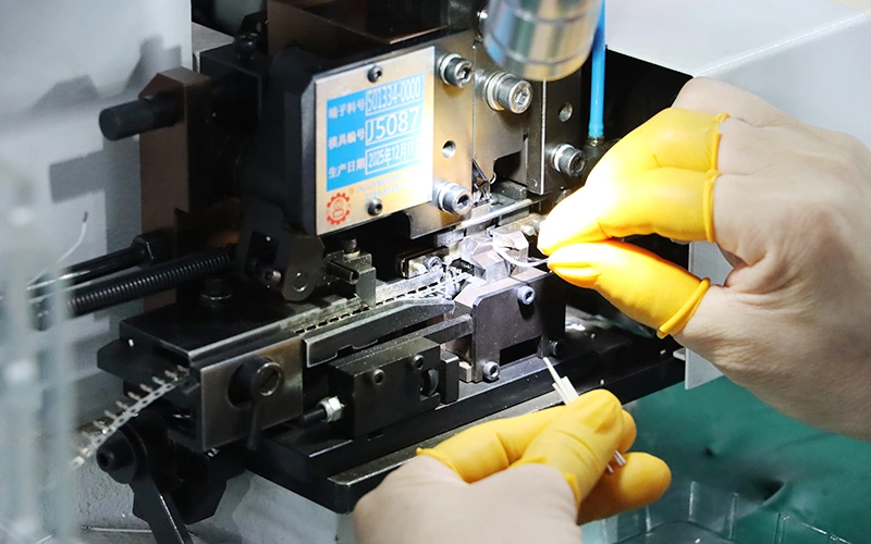 M12 cable assembly manufacturing process - IDC termination